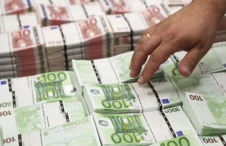Slovenija se je zadolžila za nove 1,3 milijarde evrov