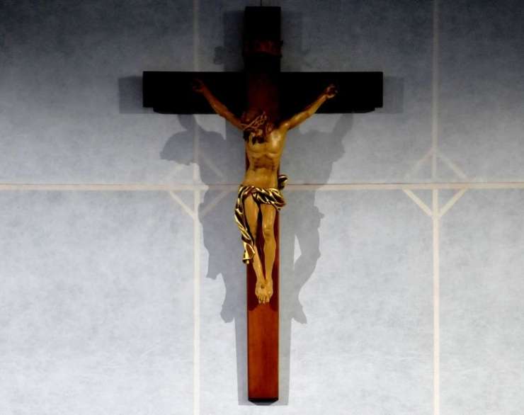 Na veliki petek se kristjani spominjajo Jezusove smrti na križu