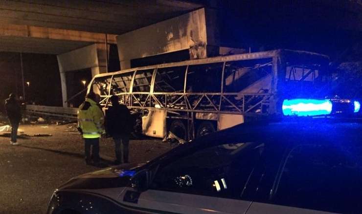 Avtobus z madžarskimi najstniki v Italiji zgorel; umrlo vsaj 16 ljudi