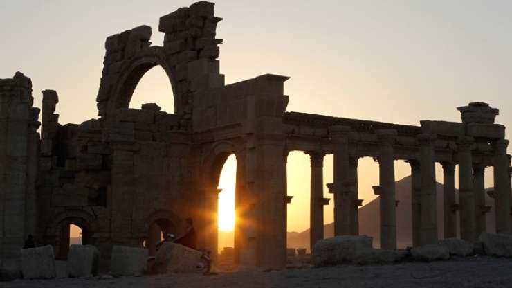 Džihadisti si ne morejo pomagati: spet so uničevali v Palmiri