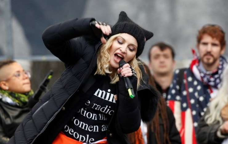 "Teroristka" Madonna tako jezna na Trumpa, da bi razstrelila Belo hišo