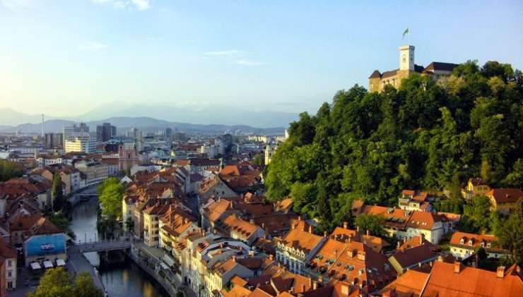 V Sloveniji do konca septembra že 9,9 milijona turističnih nočitev