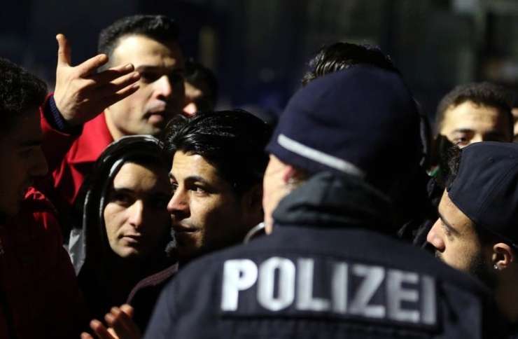 Tako si arabska mafija v Berlinu polni žepe z denarjem za azilante