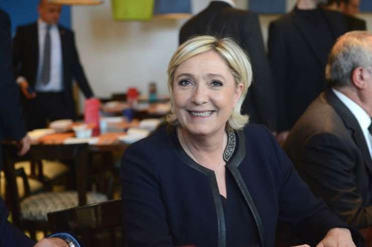 Francija Evropski parlament poziva k odvzemu imunitete Marine Le Pen