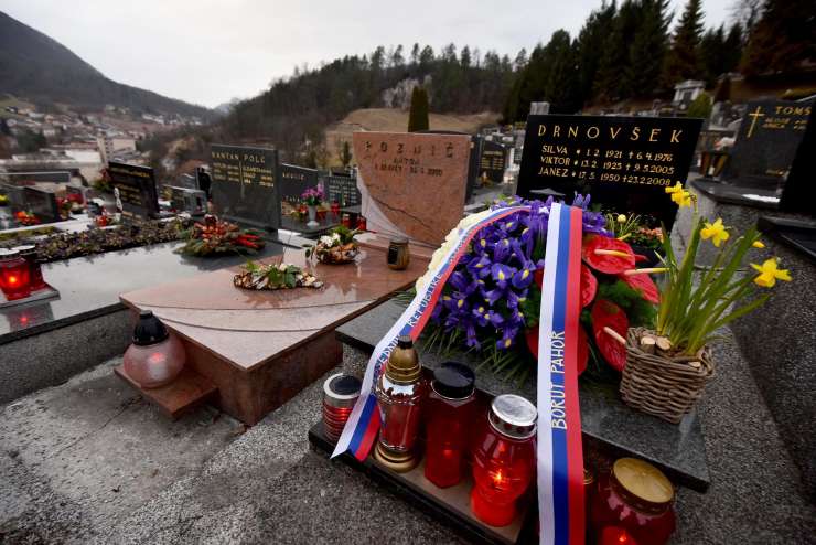 To je grob Janeza Drnovška - danes je obletnica njegove smrti