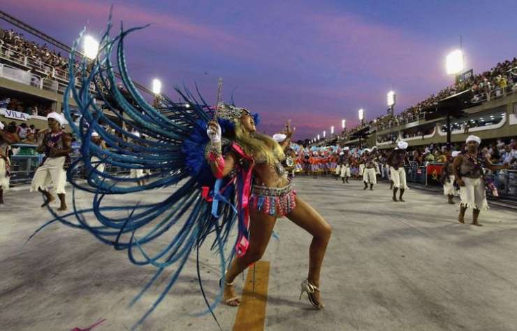 Slavnih pustnih karnevalov v Benetkah in Riu letos ne bo