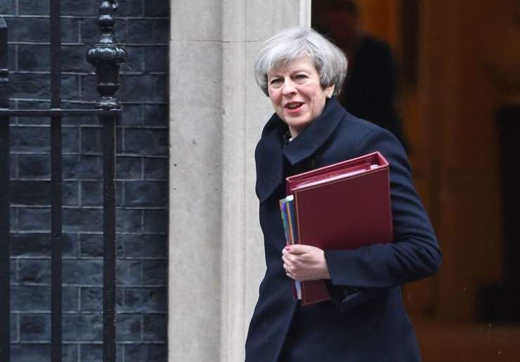 Britanska premierka po napadu: Ne bomo zvišali stopnje ogroženosti