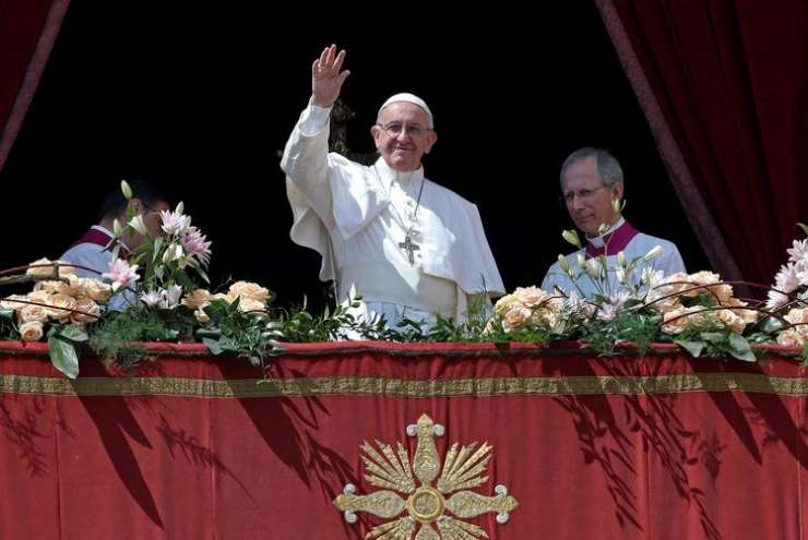 Papež Frančišek pozval k miru, boju proti korupciji in podpori demokratičnih institucij
