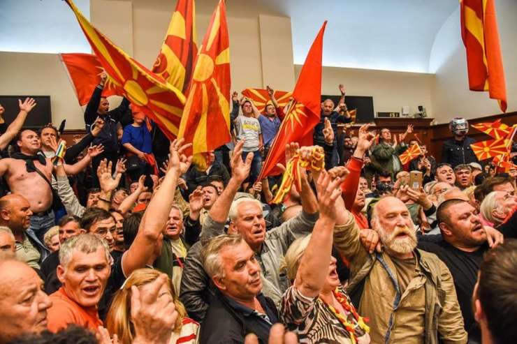 Makedonija zaradi politične krize ostaja brez županov