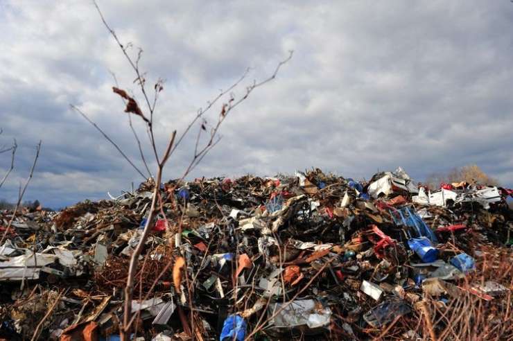 Nezakonita odlagališča smeti so Slovenijo spravila pred Sodišče EU