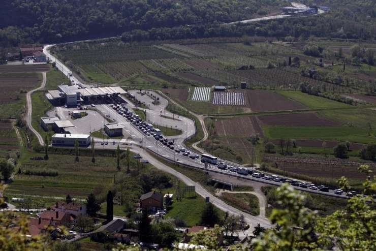 MNZ: Podaljšanje nadzora na avstrijsko-slovenski meji je neupravičeno
