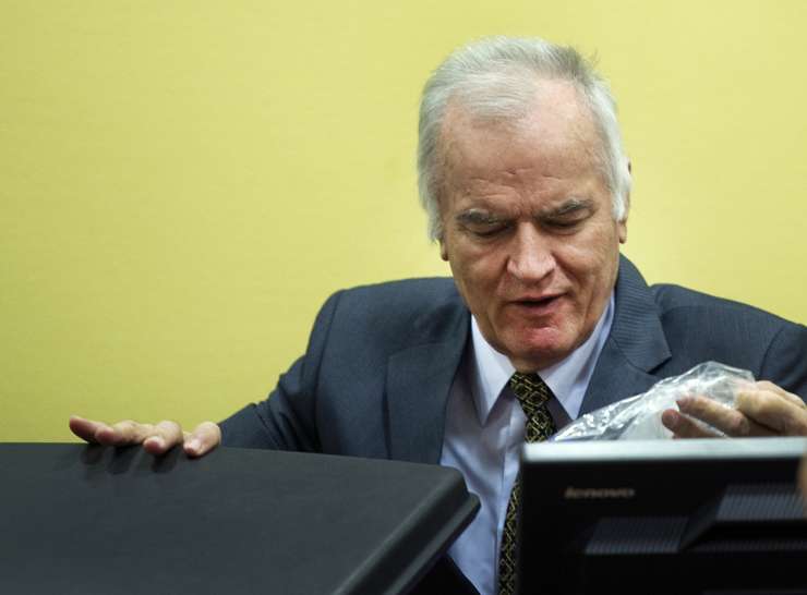 22 let po Srebrenici in koncu vojne bodo izrekli sodbo Ratku Mladiću
