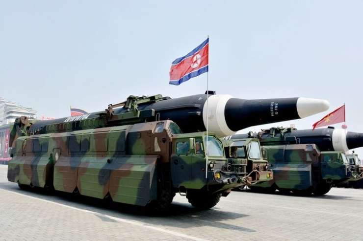 S. Koreja se hvali z uspešnim testom rakete pod nadzorom Kim Jong Una