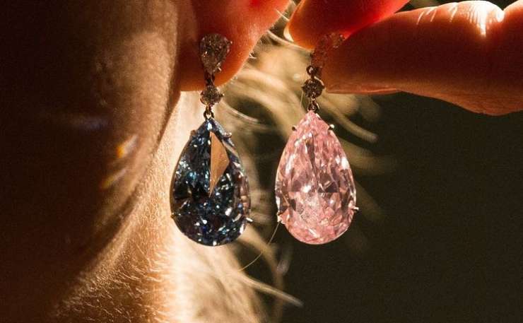 Diamantna uhana prodana za rekordnih 51,8 milijona evrov