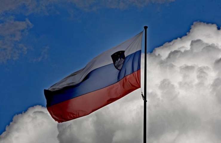 Morisovci pozivajo občine: Ponosno izobesite velike slovenske zastave