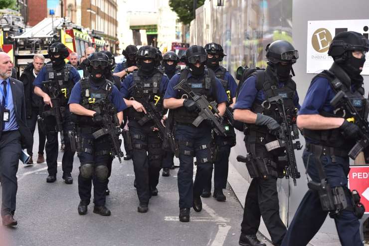 Teroristični napad v Londonu: Eksplozija na podzemni železnici
