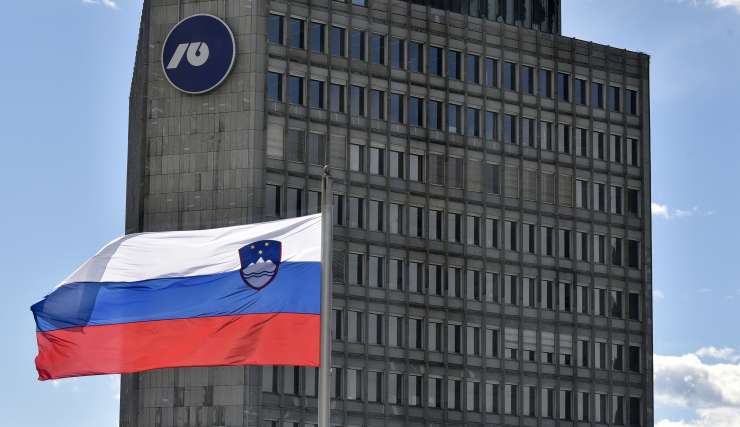 Bruselj ne pristaja na odlog prodaje NLB; od Slovenije zahteva spoštovanje zavez