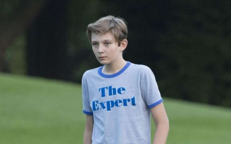 Je bila zaradi Barrona Trumpa razprodana majica "The Expert"?