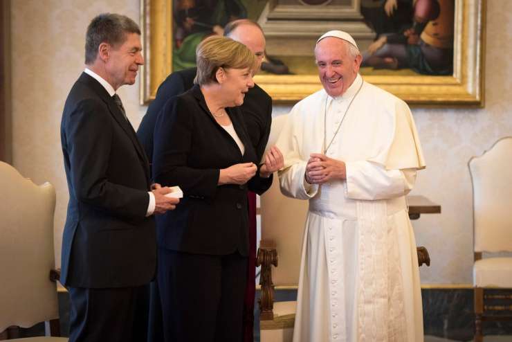 Angela Merkel na zasebni avdienci pri papežu Frančišku
