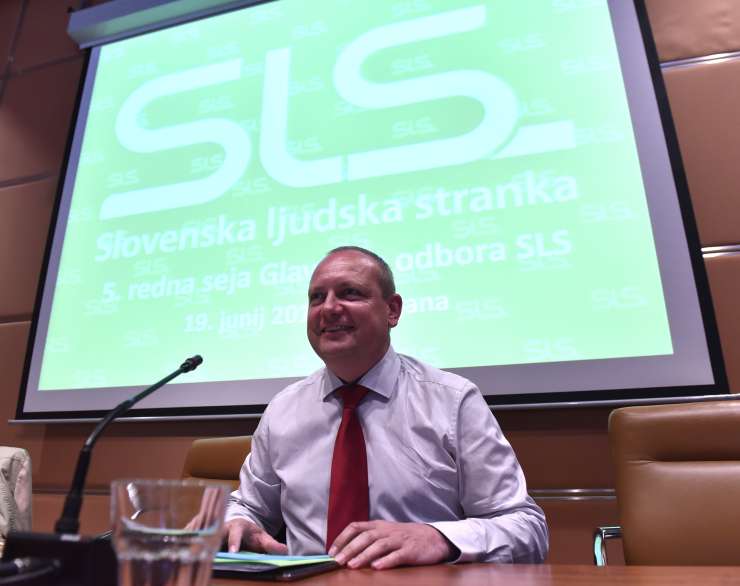 Zidanšek: Imam široko podporo v stranki, izrednega kongresa SLS ne bo