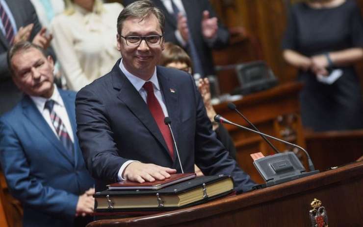 Srbe vznemirila lažna osmrtnica predsednika Vučića