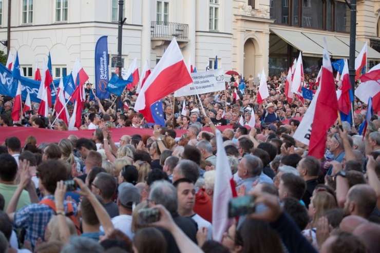 Poljsko veleposlaništvo zavrača "neresnično" poročanje slovenskiih medijev o pravosodni reformi