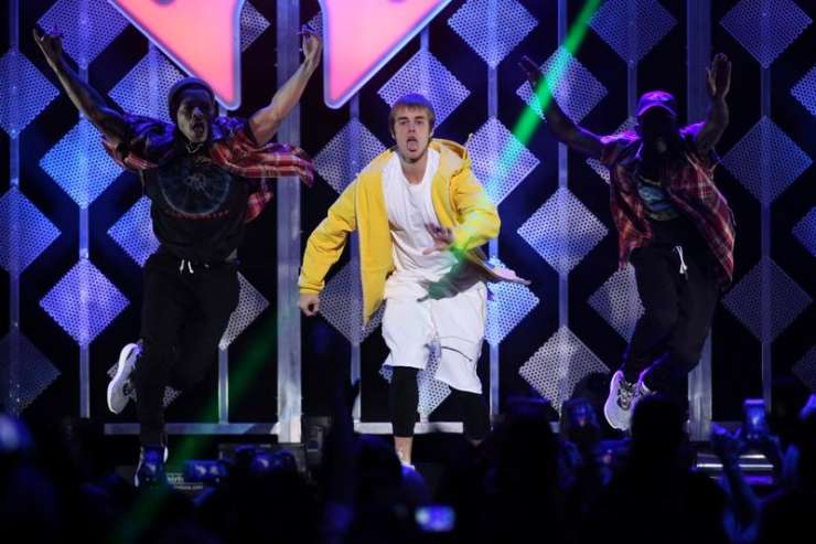 Justin Bieber razočaral oboževalke in iz "nepredvidenih razlogov" predčasno končal turnejo
