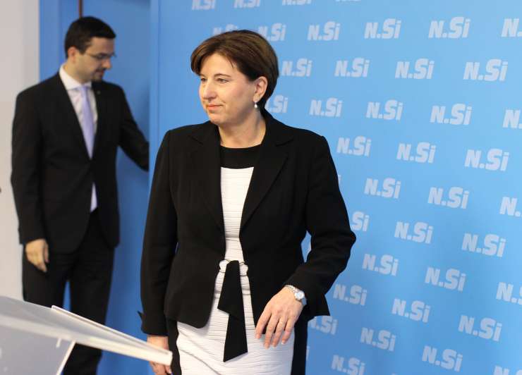 Novakova in Šarec prva vložila kandidaturi, ostalim se še ne mudi