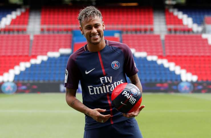 Francija nestrpno čaka na Neymarjev nedeljski debi v dresu PSG