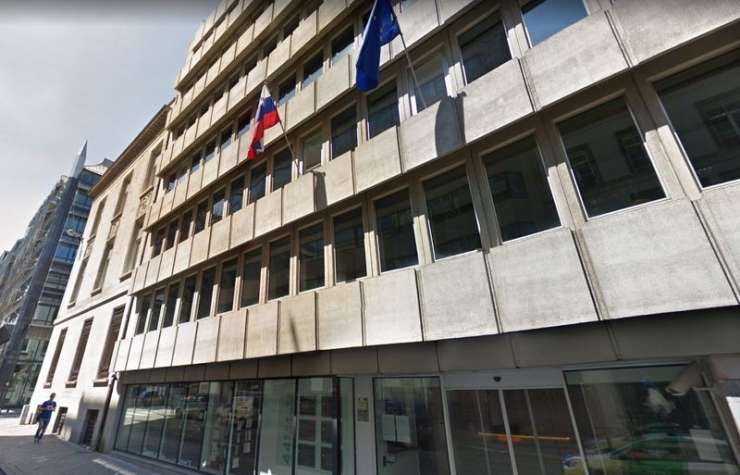 Predrzen vdor v slovensko veleposlaništvo v Bruslju: vlomilci zvrtali luknjo v steno sosednje stavbe