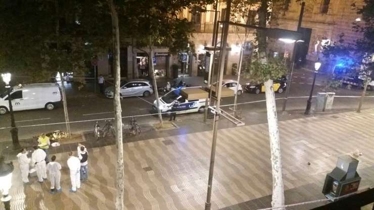 V Španiji prijeli še četrtega osumljenca za teroristična napada; voznik kombija domnevno ubit
