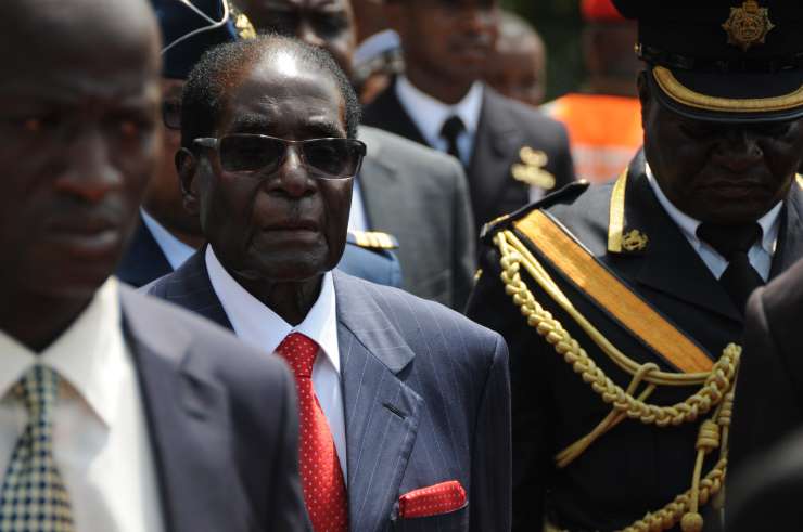 Mugabe je končno le odstopil