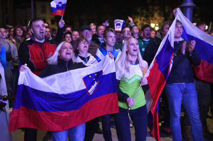 Zlati košarkarski junaki se zvečer vračajo v Slovenijo, na Brniku se bojijo kaosa