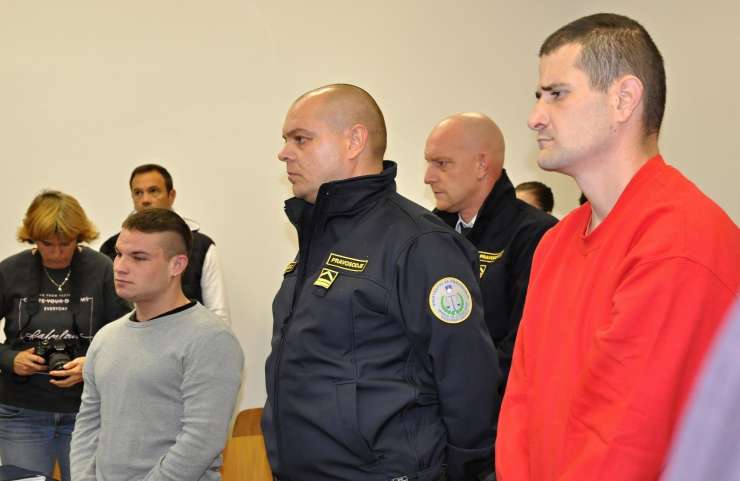 Sodba morilcema s Facebooka je potrjena: Aleš in Martin gresta za več kot 20 let v zapor