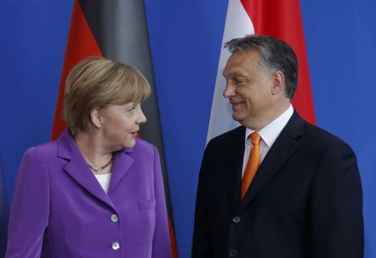 Orban je pod določenimi pogoji pripravljen podpreti načrt Merklove glede migrantov