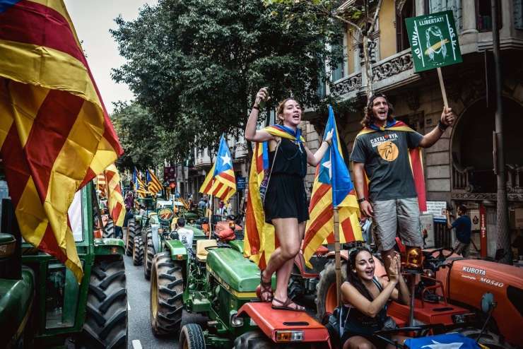 Bo Madrid po današnjem dnevu odvzel avtonomijo Kataloniji?