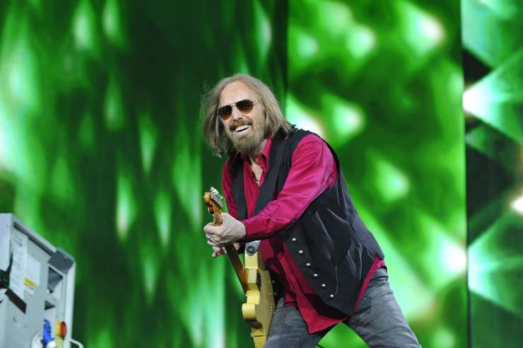 Nov šok za glasbeni svet: v 66 letu starosti je umrl Tom Petty