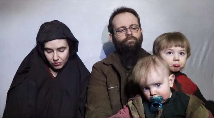 Ugrabljenima Američanki in Kanadčanu so se v talibanskem ujetništvu rodili trije otroci