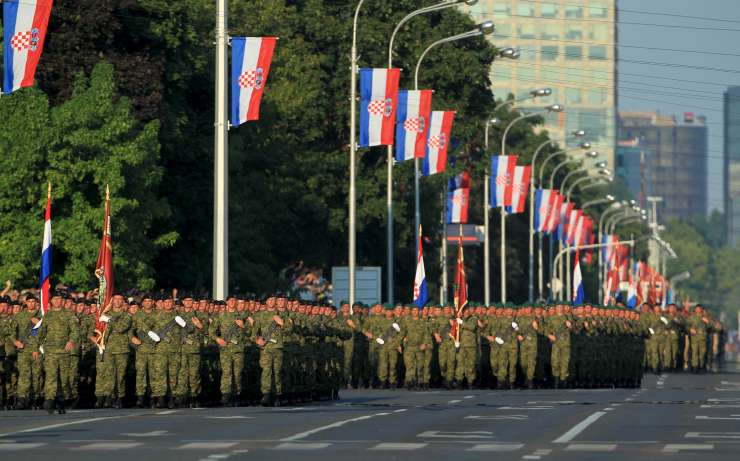 Hrvaška krepi vojsko in pripravlja šest pehotnih polkov z 9000 rezervisti