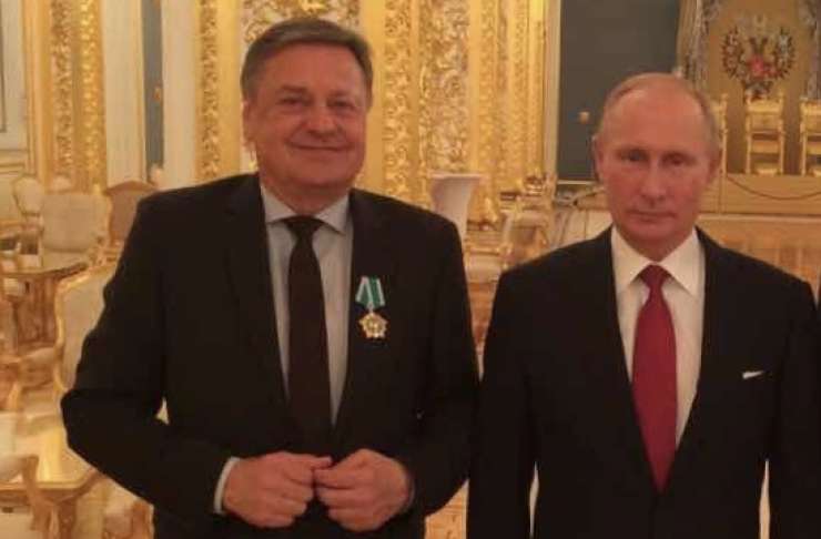 Ni šala: Vladimir Putin je odlikoval ruskega prijatelja Zorana Jankovića