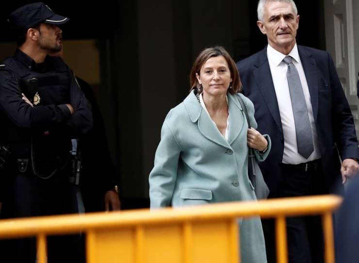 Predsednica katalonskega parlamenta plačala 150.000 evrov varščine in zapustila pripor