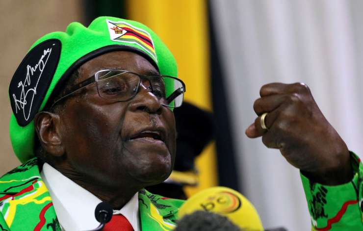 Vojska Mugabeja pustila, da se je pokazal javnosti