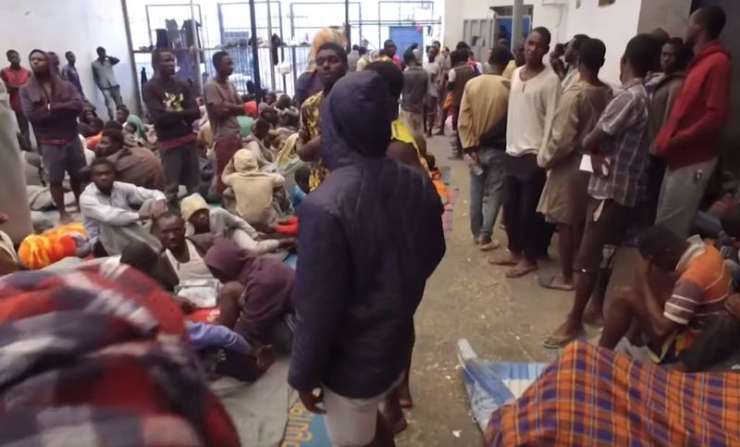 Srhljive zlorabe migrantov v Libiji; kot sužnje jih prodajajo na tržnicah
