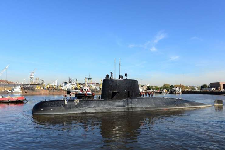 Rusi pomagajo iskati pogrešano argentinsko podmornico