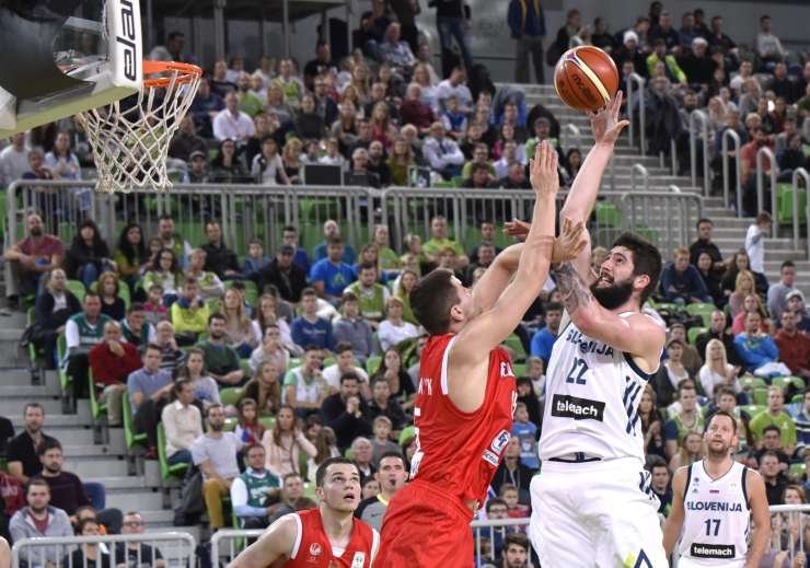 Slovenski košarkarji z zmago začeli pot proti Kitajski 2019
