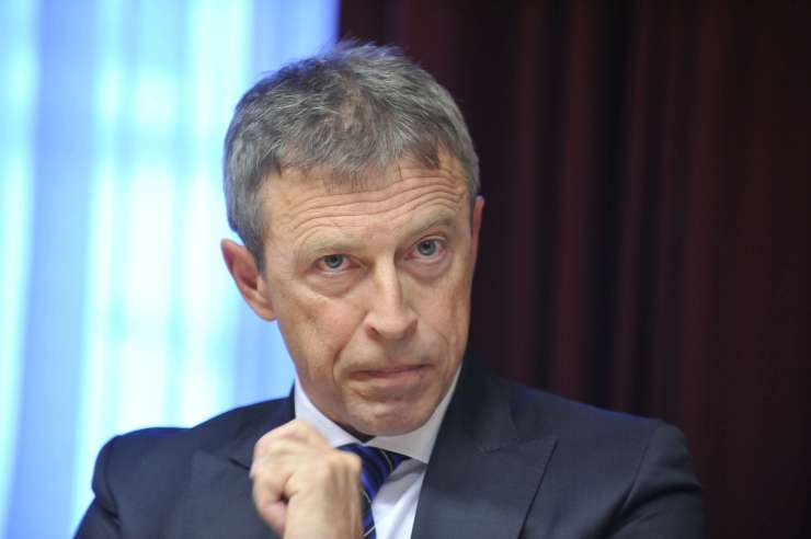 Pahor za novega ustavnega sodnika predlaga Roka Čeferina
