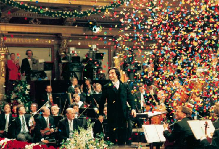 Dunajski filharmoniki bodo svetu nazdravili z Riccardom Mutijem
