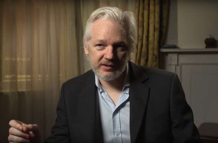Britansko sodstvo vztraja pri aretaciji Assangea