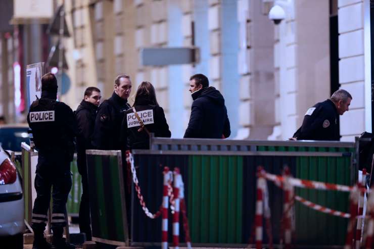 Spektakularen rop v pariškem Ritzu: trije osumljenci za rop nakita v rokah policije