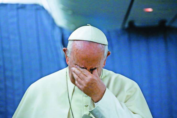 Papež naj bi že od leta 2015 vedel za prikrivanje zlorab v Čilu